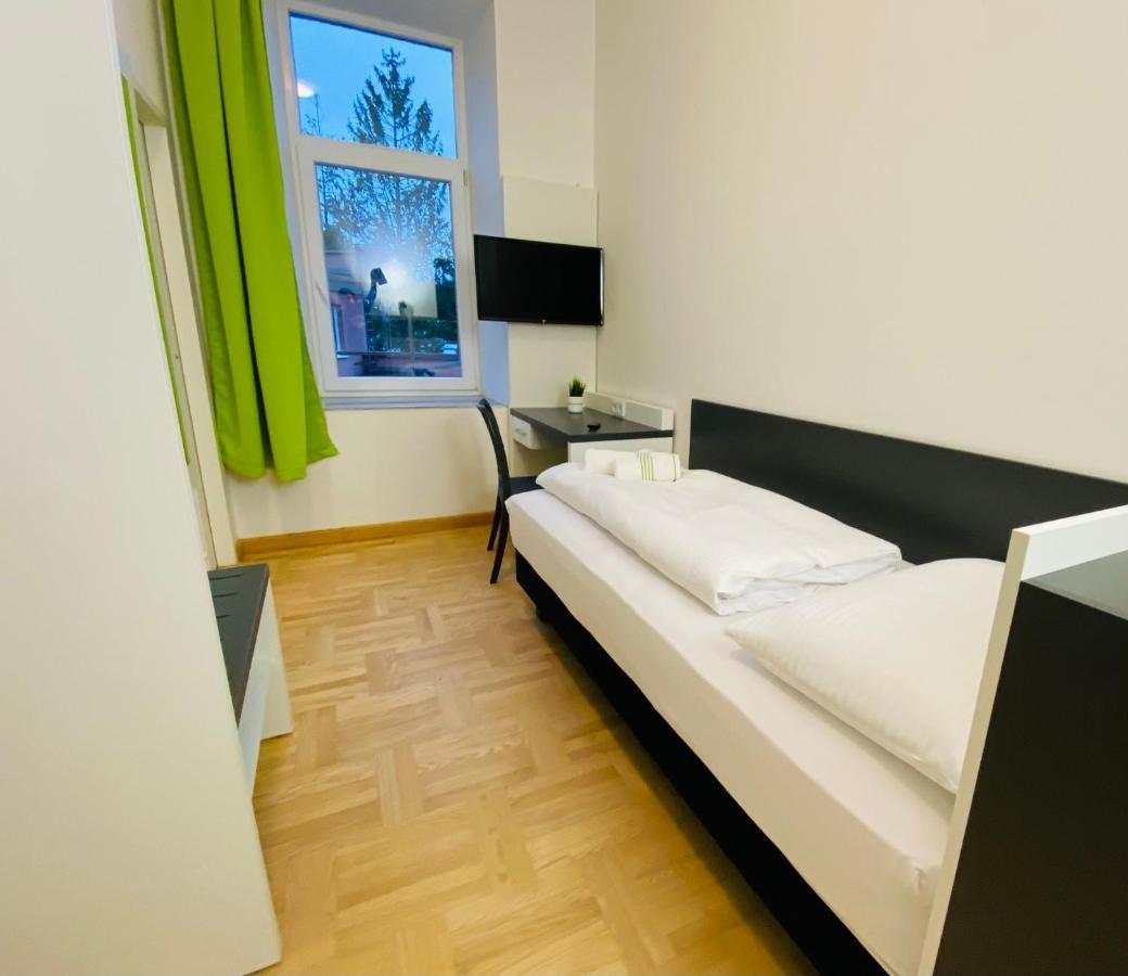 Bestprice Hotel Aachen Hauptbahnhof Bagian luar foto