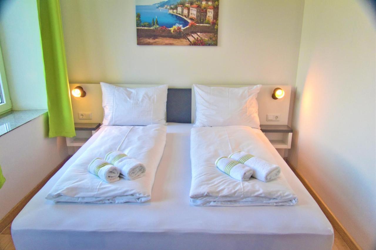 Bestprice Hotel Aachen Hauptbahnhof Bagian luar foto
